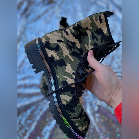 Alexis Bendel camo ankle combat boots - Picture 3 of 8